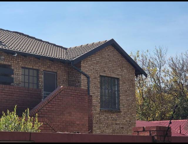 2 BEDROOM PROPERTY TO RENT IN MEYERTON CENTRAL